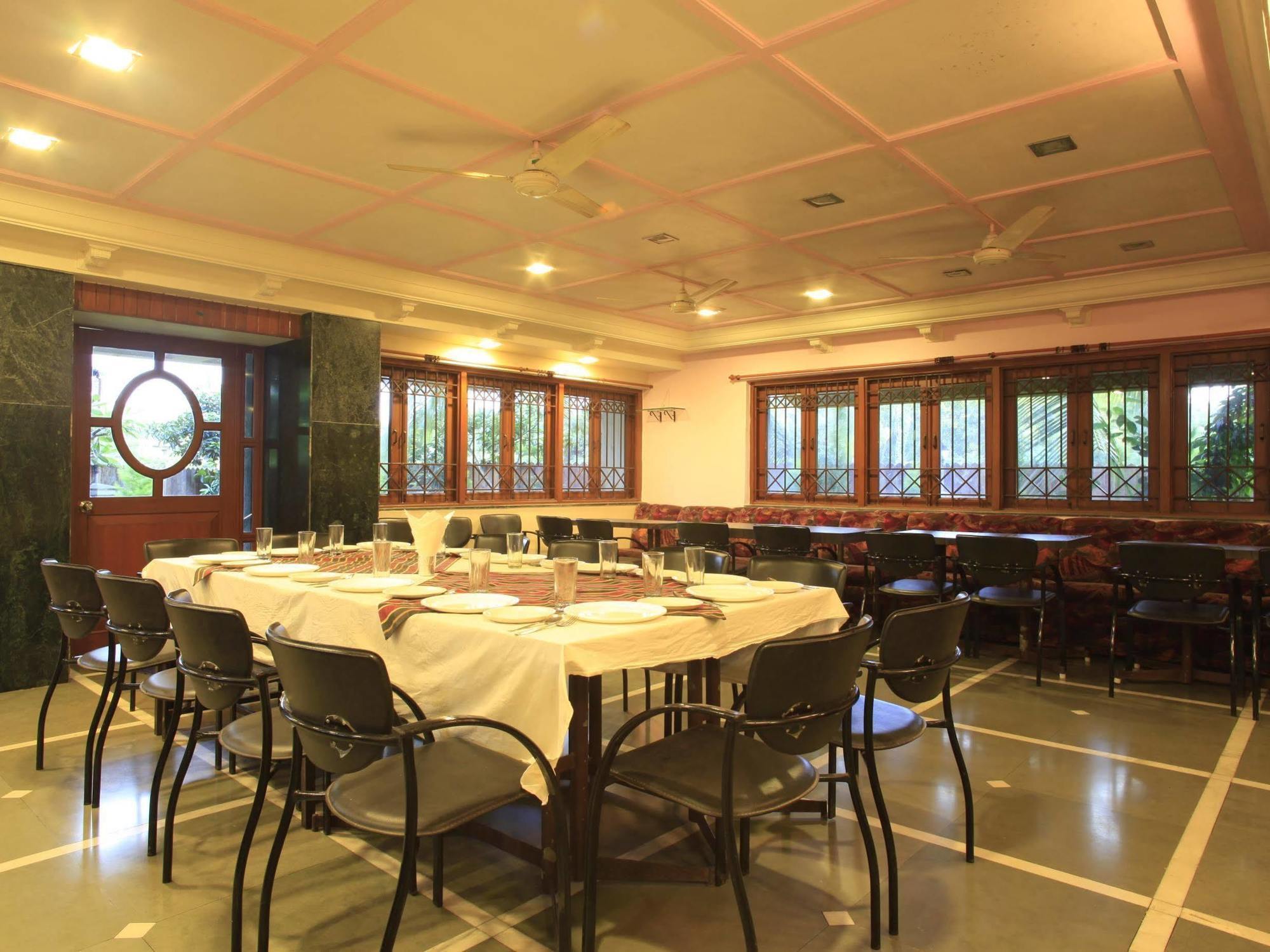 אליבג Hotel Sahyadri מראה חיצוני תמונה